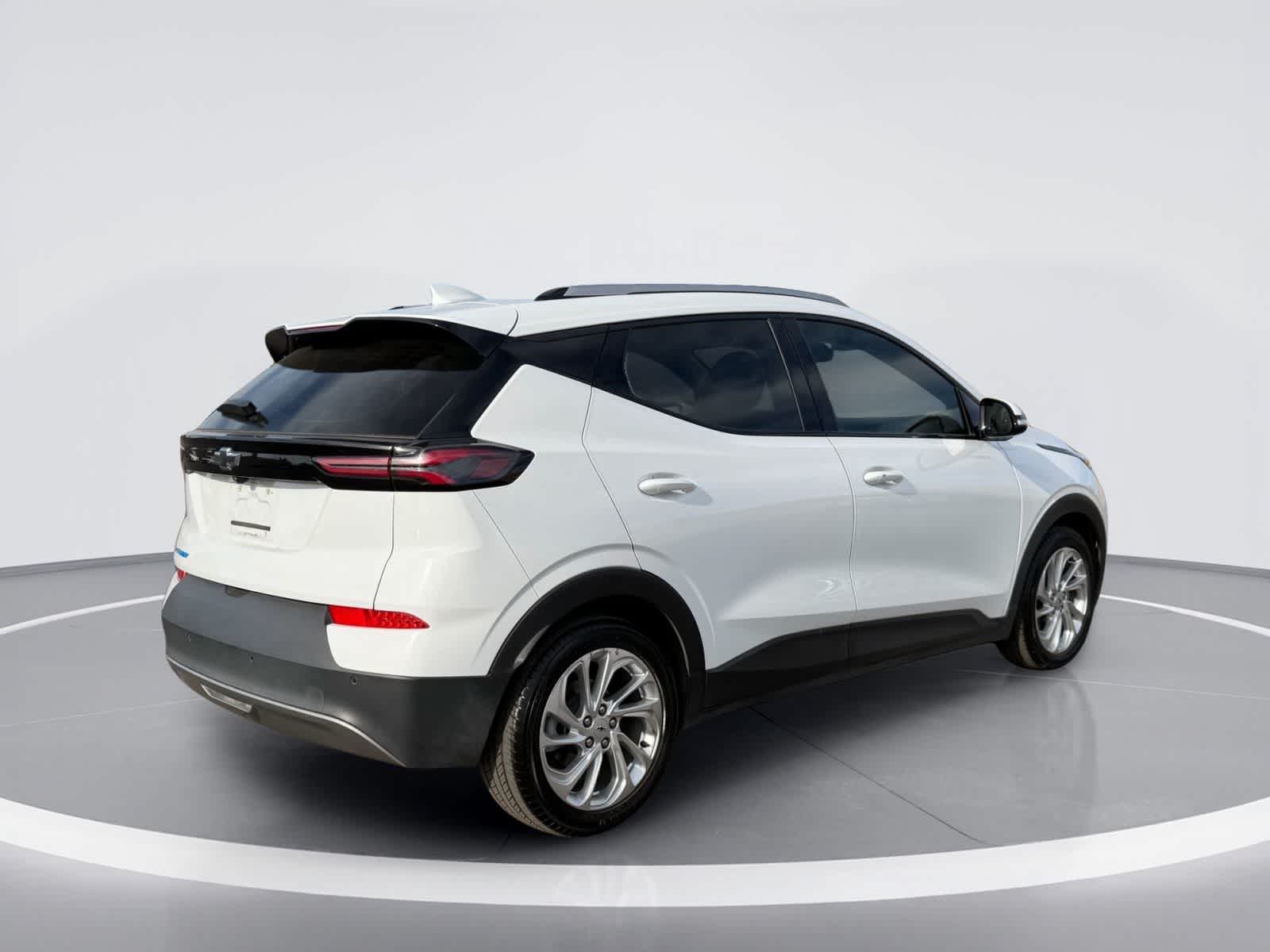 Thumbnail: 2023 Chevrolet Bolt EUV - 4