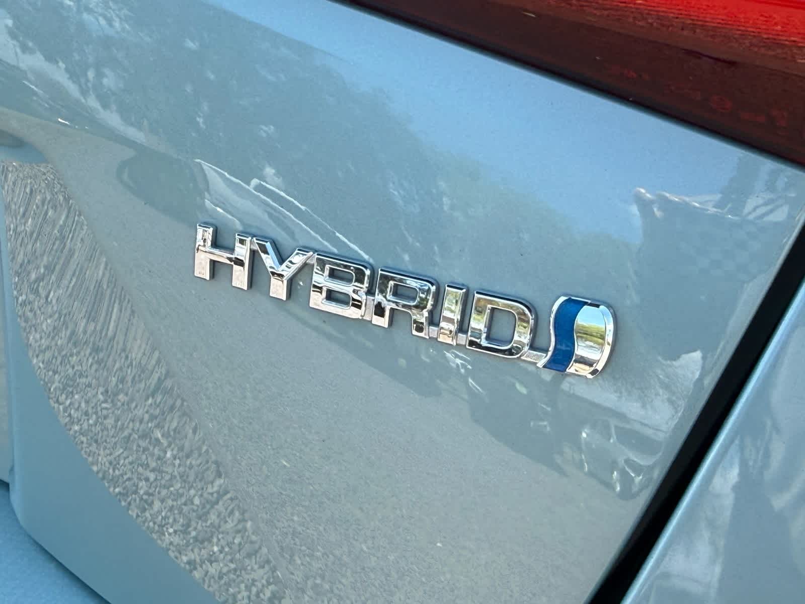 Thumbnail: 2022 Toyota Prius - 17