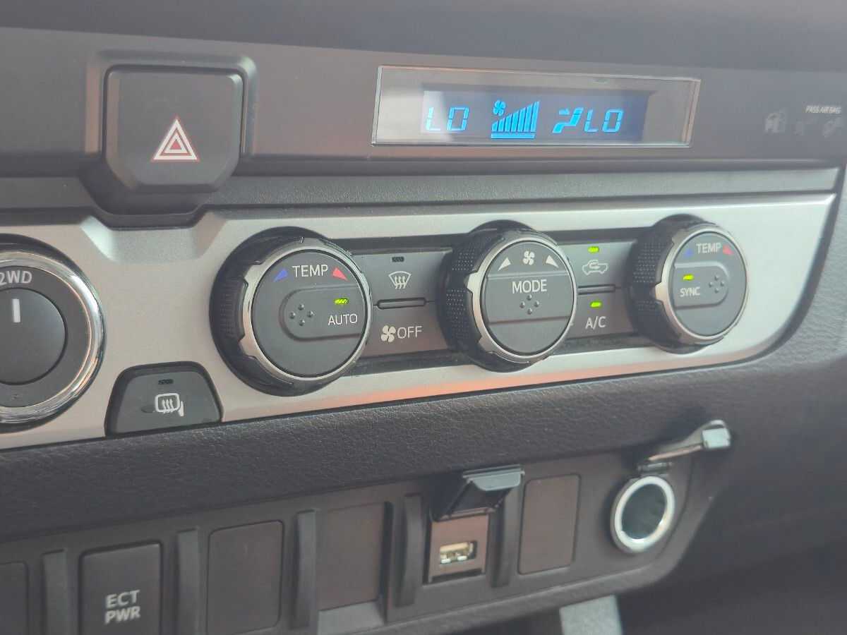 Thumbnail: 2022 Toyota Tacoma - 18