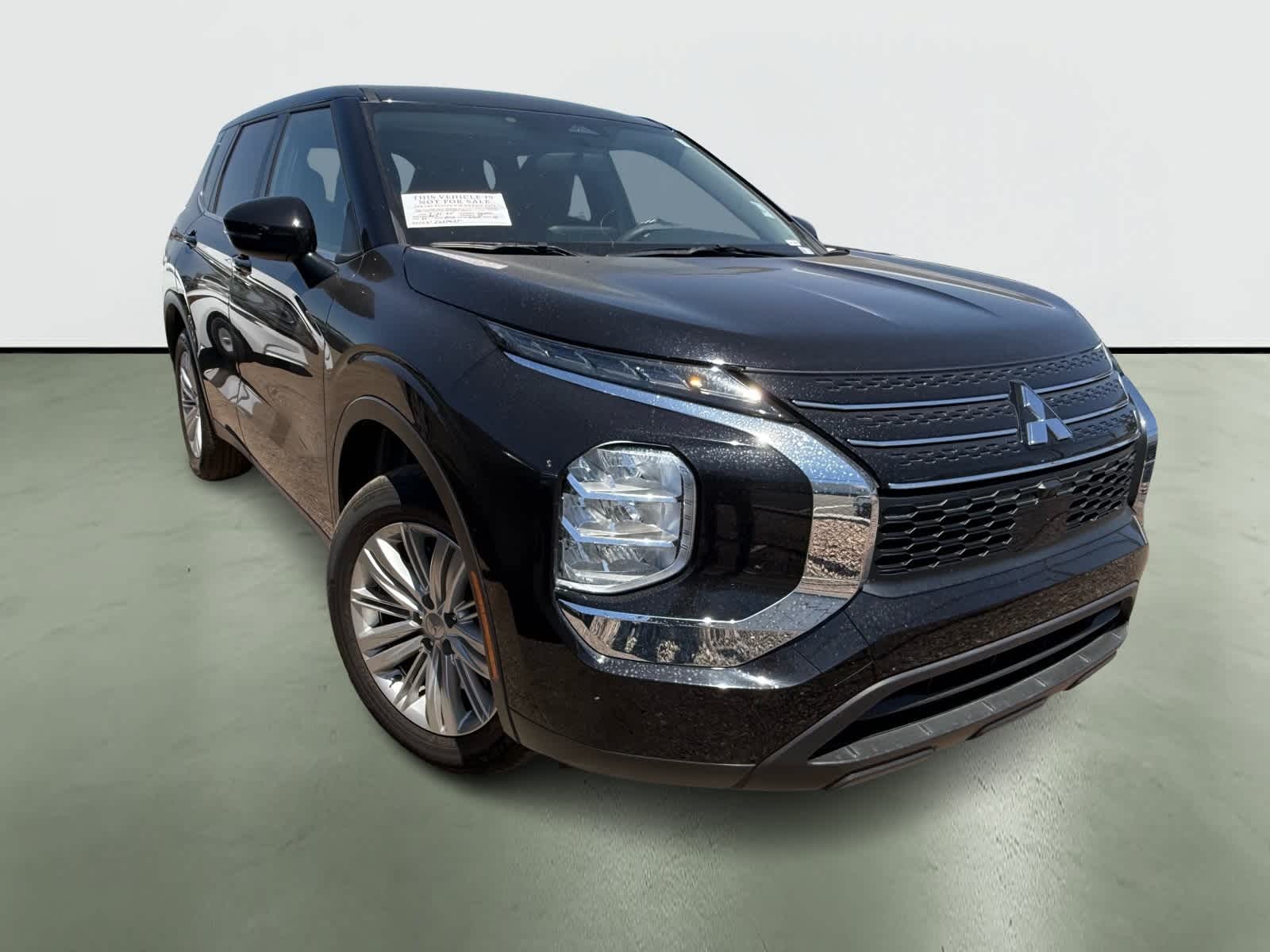 Thumbnail: 2024 Mitsubishi Outlander - 5