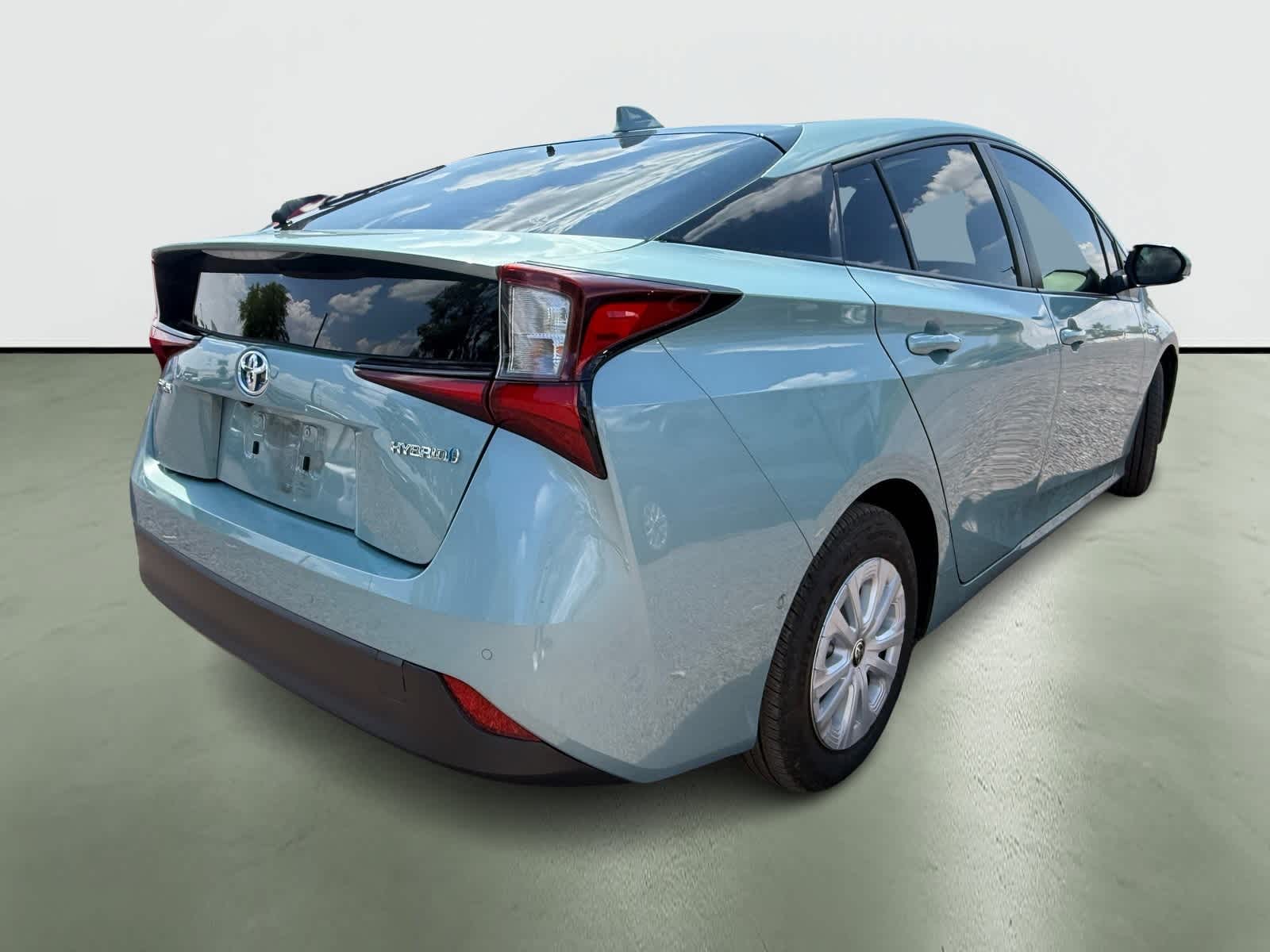 Thumbnail: 2022 Toyota Prius - 4