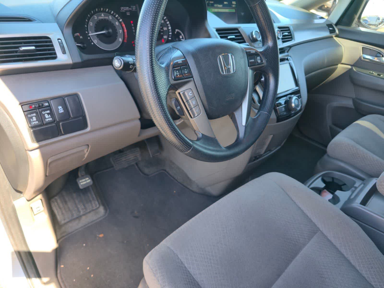 Thumbnail: 2016 Honda Odyssey - 21