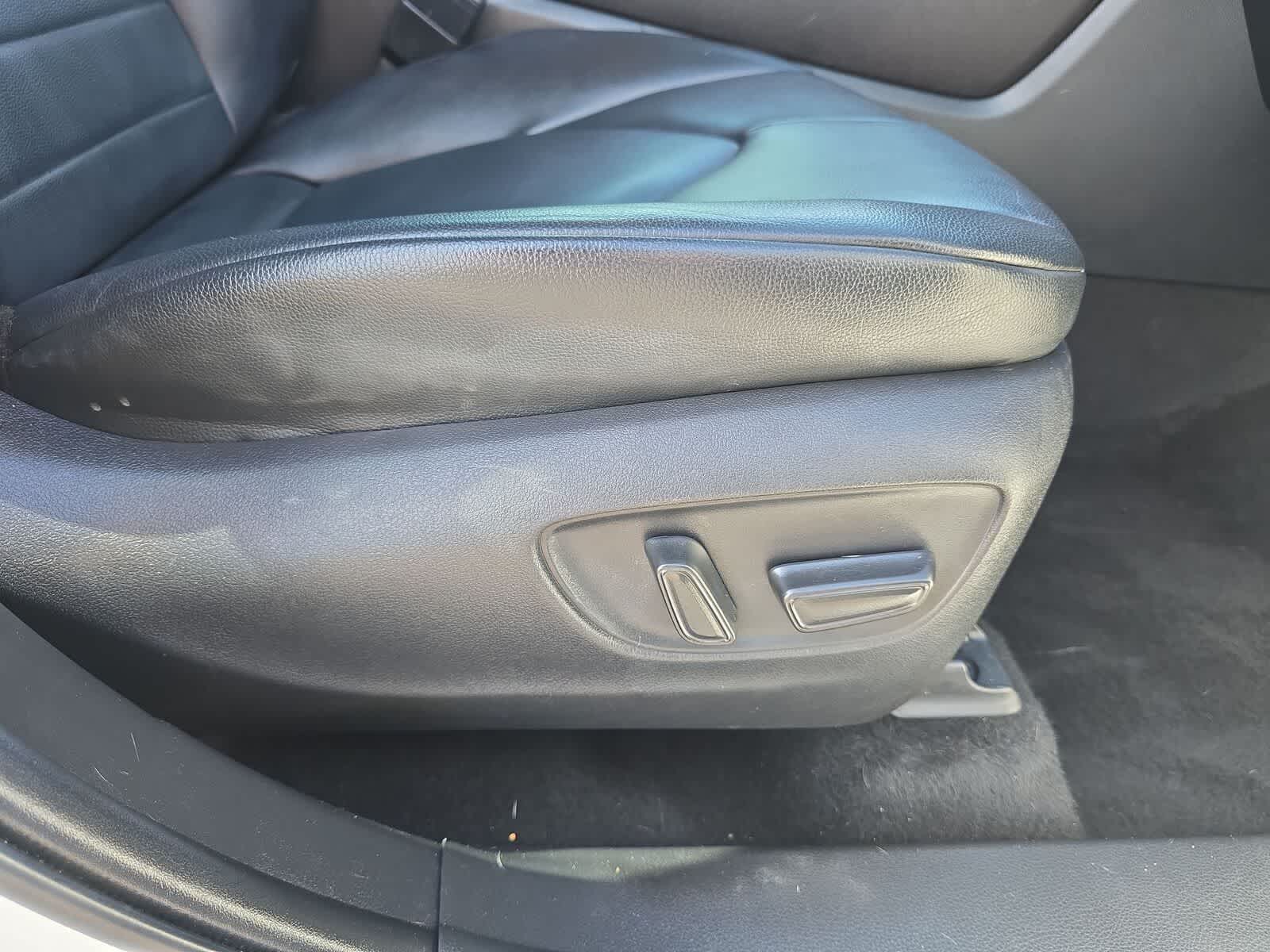 Thumbnail: 2022 Toyota Highlander - 13