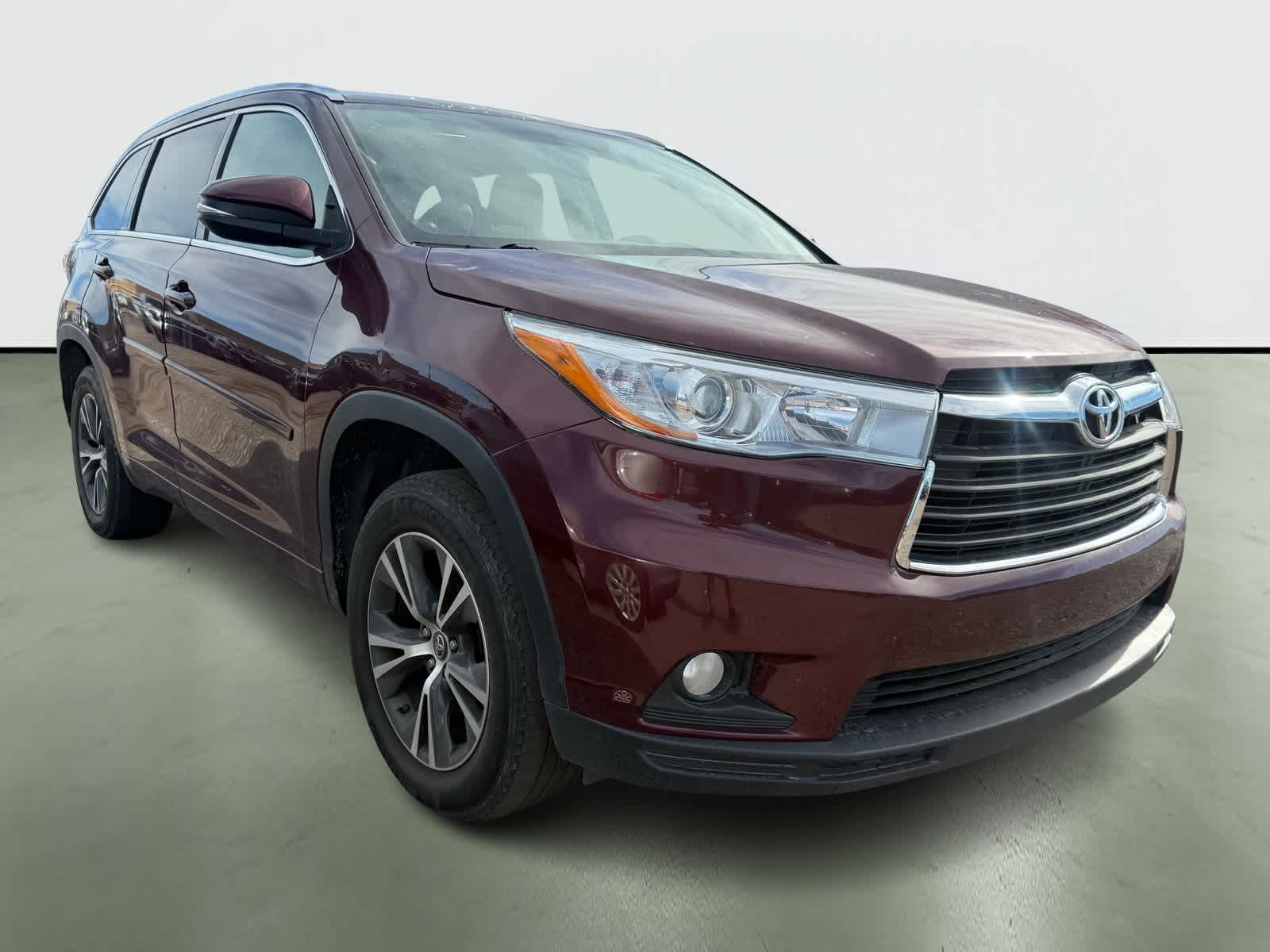 Thumbnail: 2016 Toyota Highlander - 5