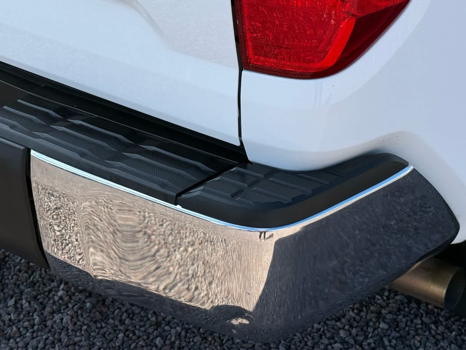 Thumbnail: 2015 Toyota Tundra - 21
