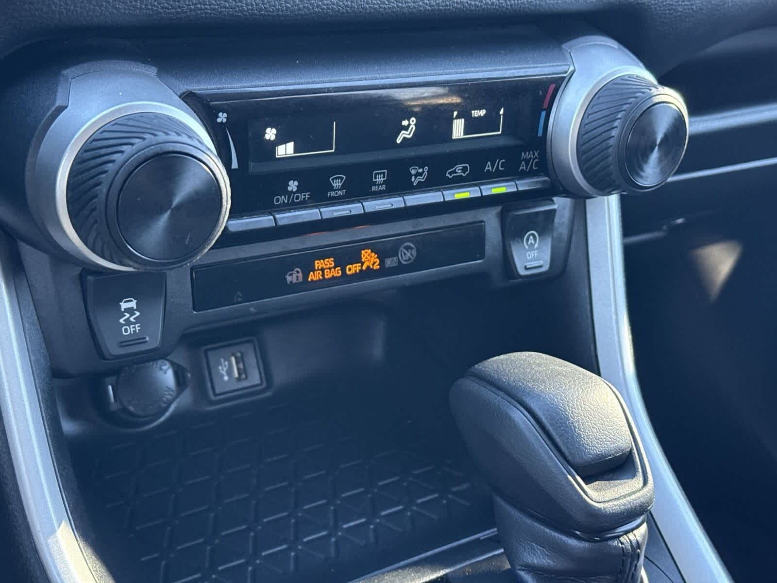 Thumbnail: 2024 Toyota RAV4 - 23