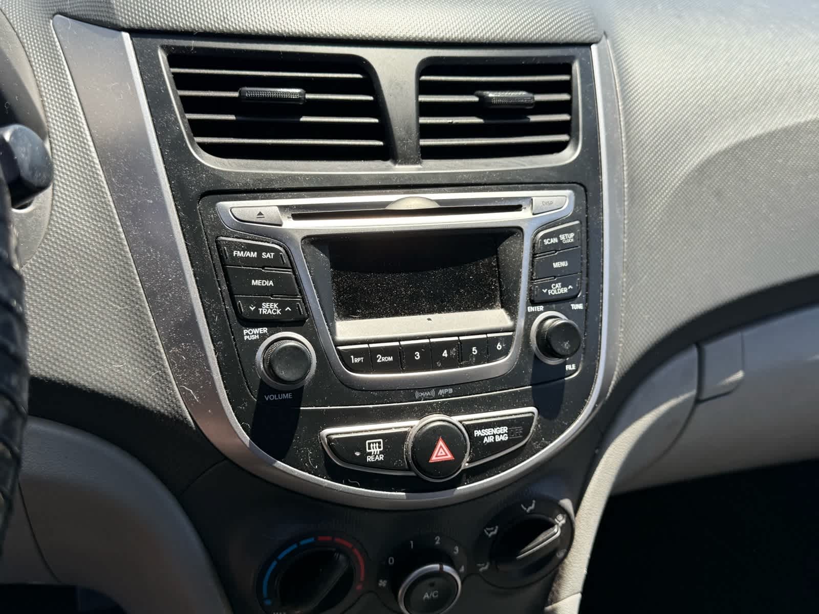 Thumbnail: 2015 Hyundai Accent - 17