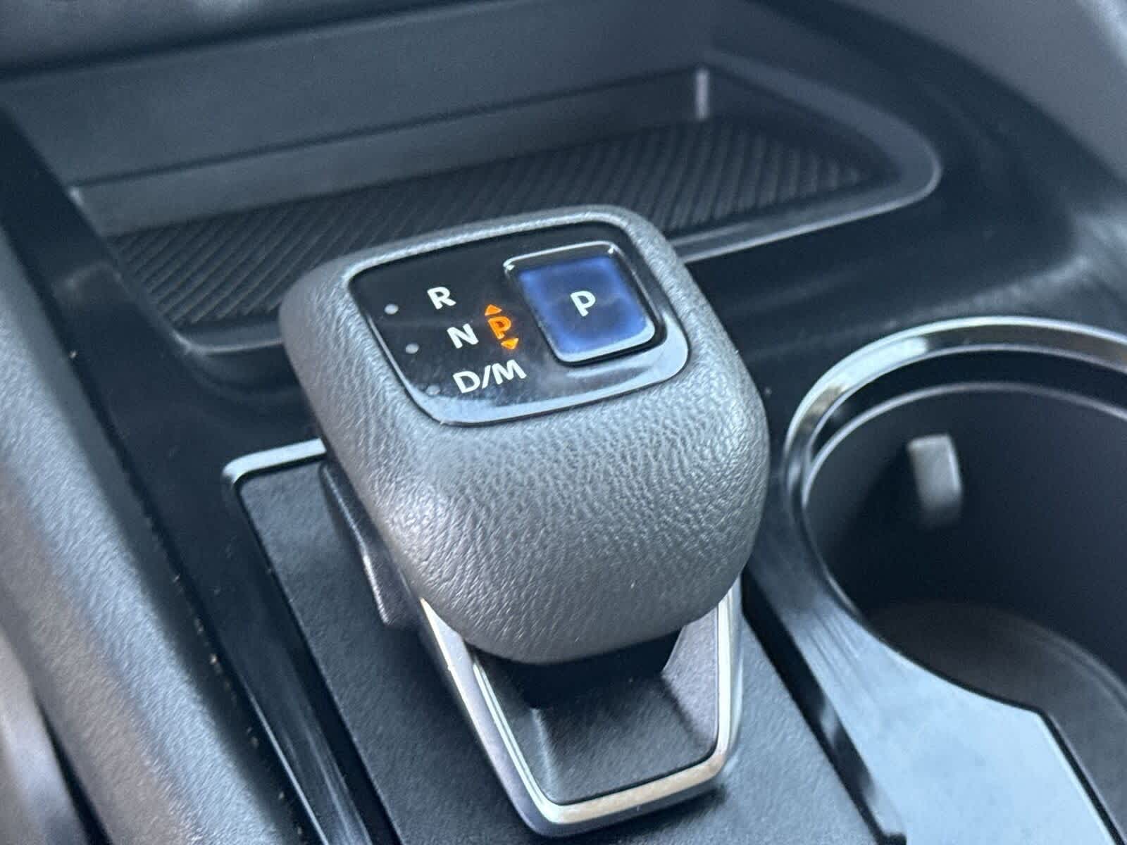 2022 Nissan Rogue SV 24