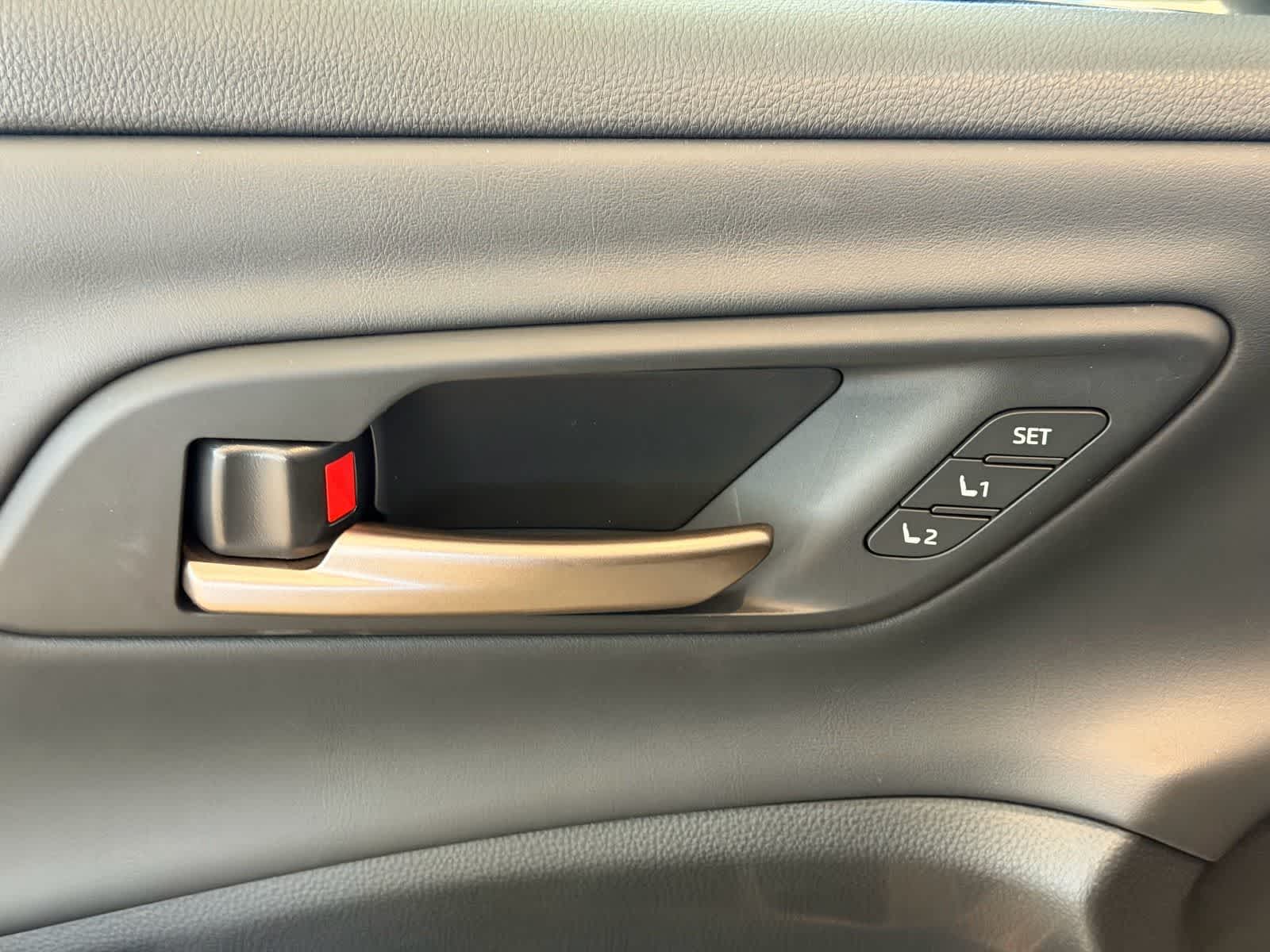 Thumbnail: 2026 Toyota Crown Signia - 12