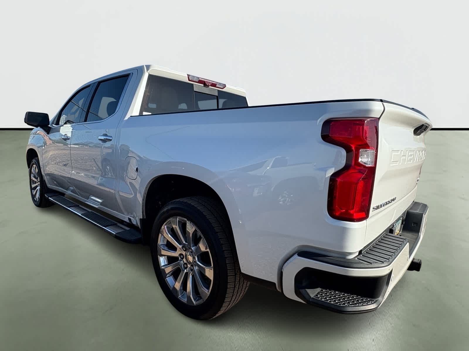 Thumbnail: 2021 Chevrolet Silverado 1500 - 3
