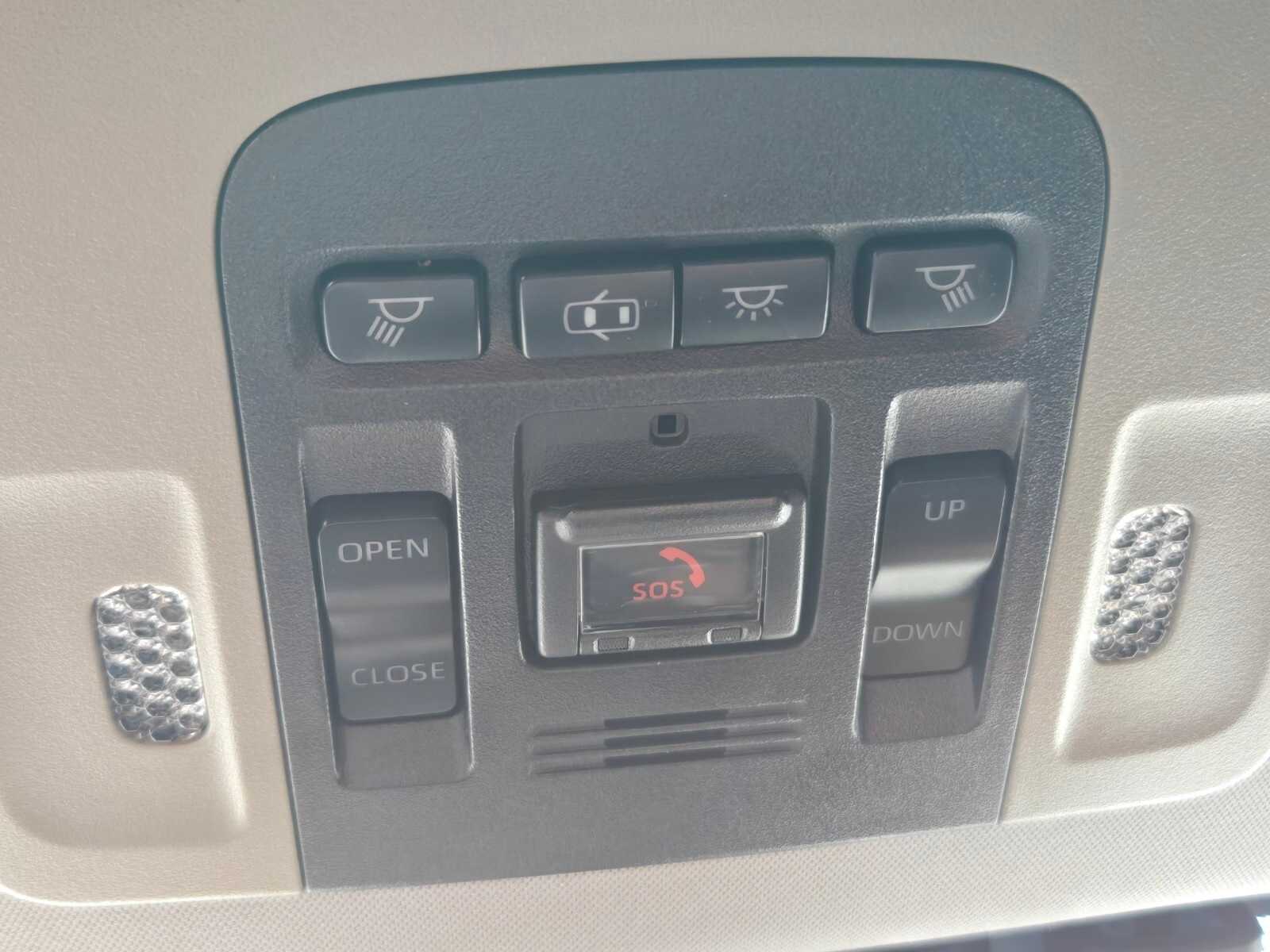 Thumbnail: 2020 Toyota Camry - 20