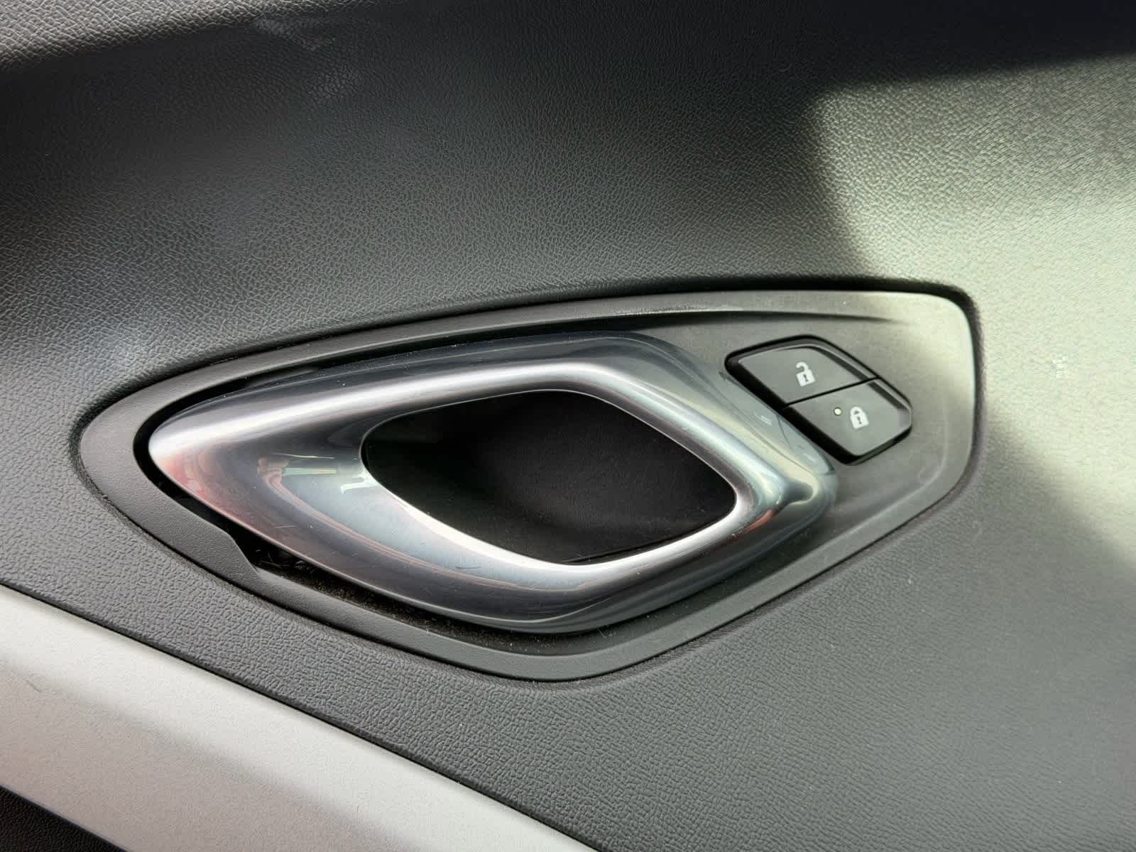 Thumbnail: 2017 Chevrolet Camaro - 13