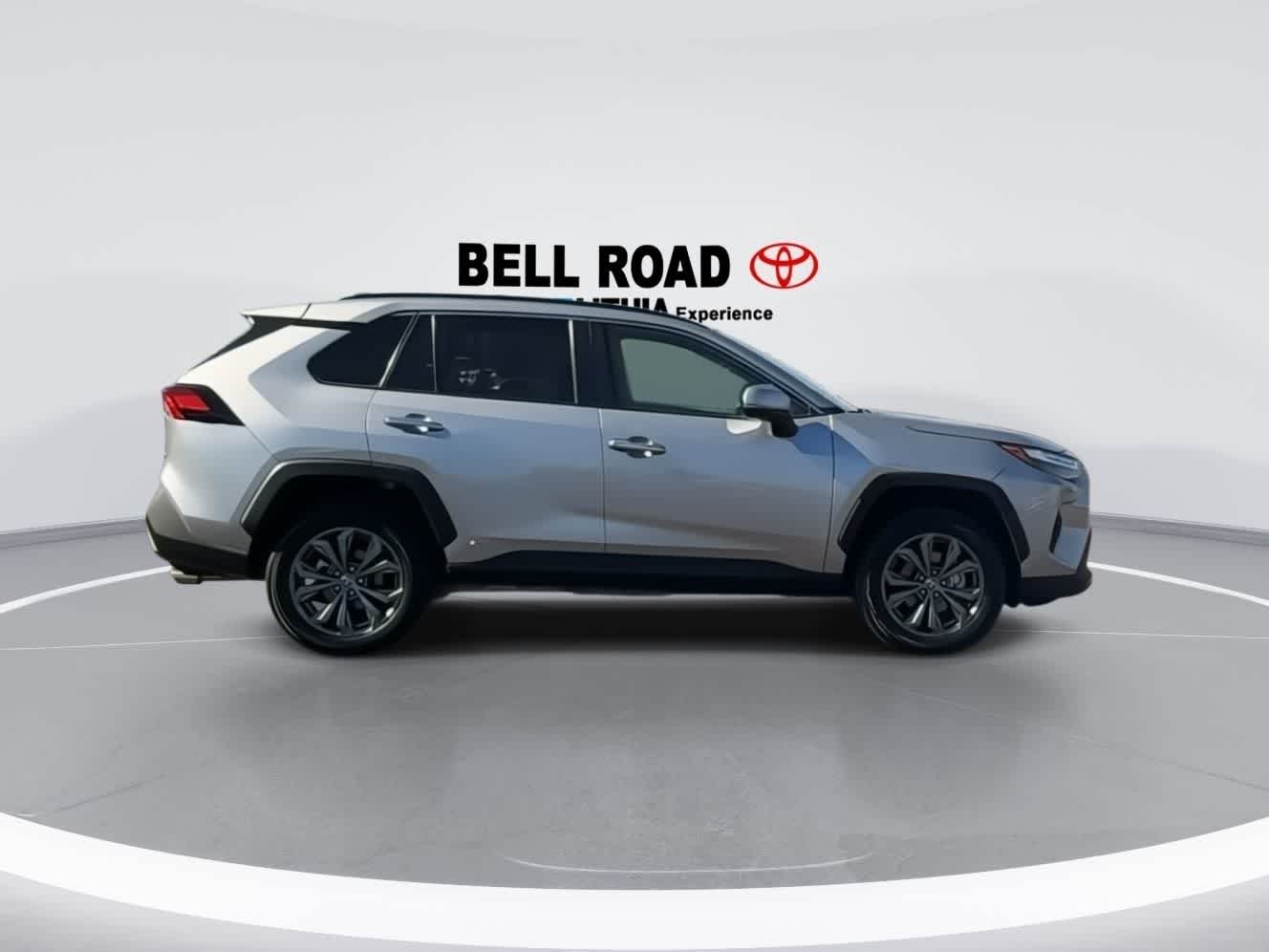 Thumbnail: 2022 Toyota RAV4 - 10