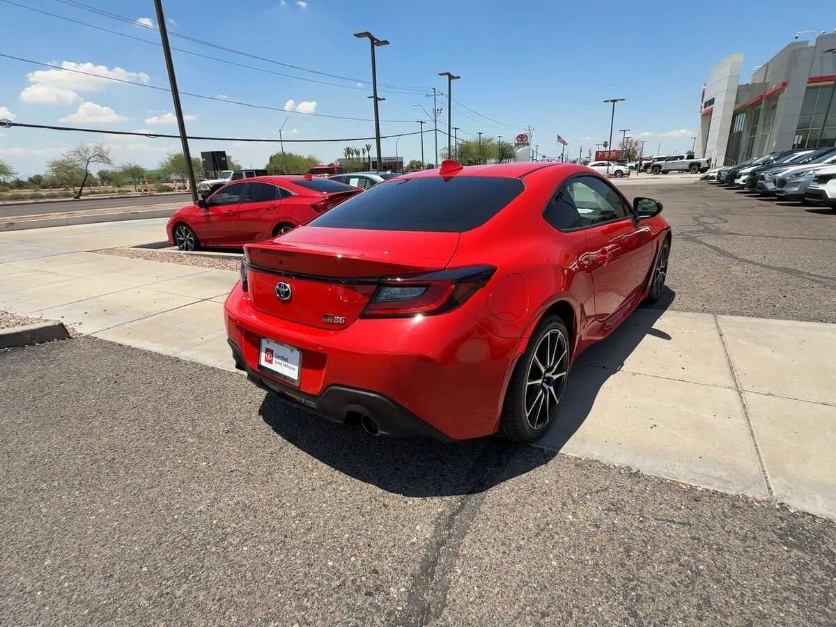 Thumbnail: 2023 Toyota GR86 - 7