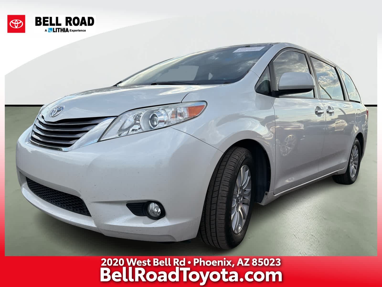 Thumbnail: 2017 Toyota Sienna - 1