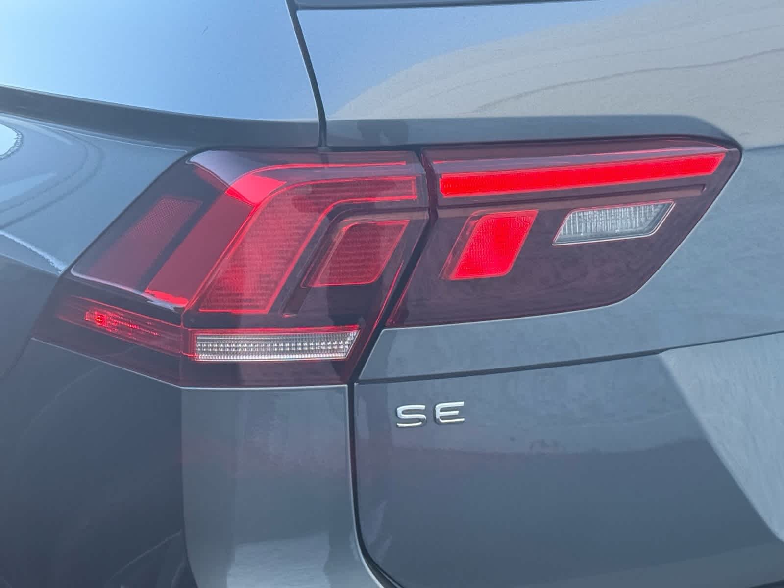 Thumbnail: 2022 Volkswagen Tiguan - 14