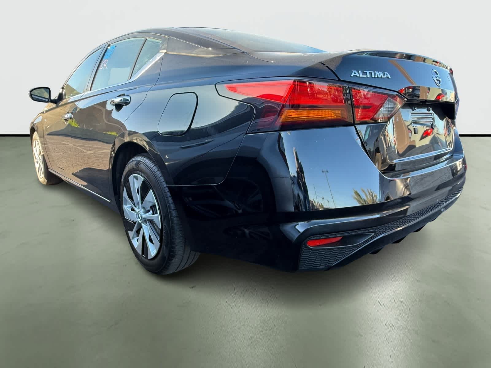 Thumbnail: 2022 Nissan Altima - 3