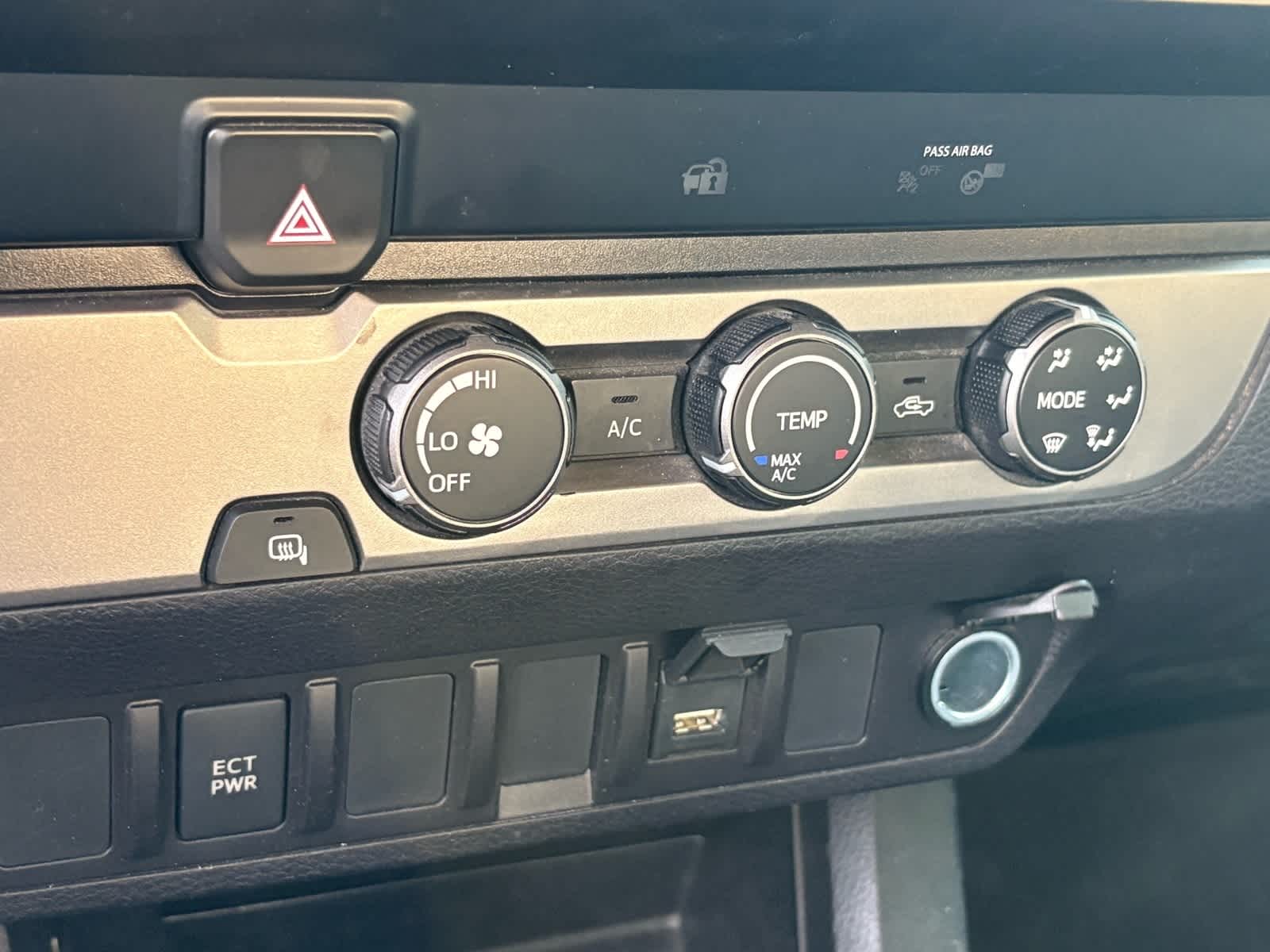 Thumbnail: 2020 Toyota Tacoma - 15