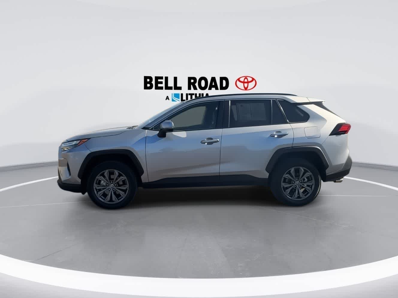 Thumbnail: 2022 Toyota RAV4 - 6