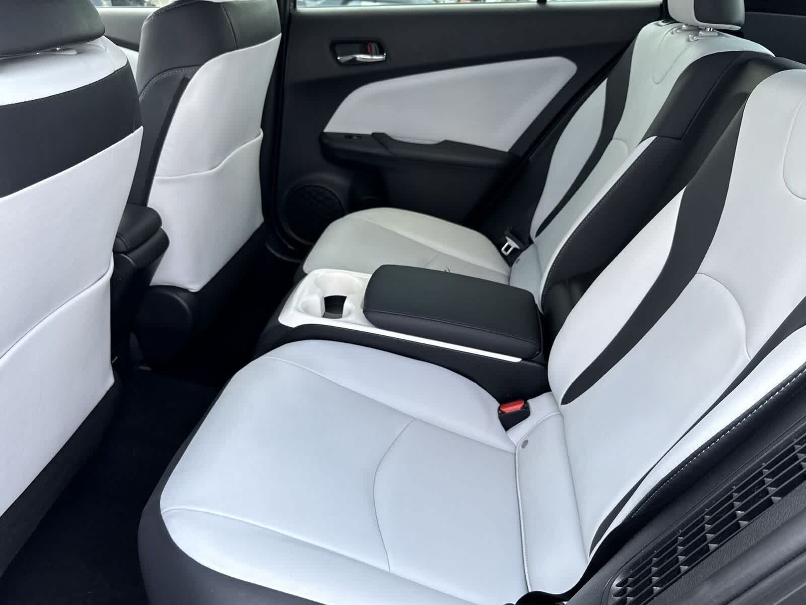 Thumbnail: 2018 Toyota Prius Prime - 25