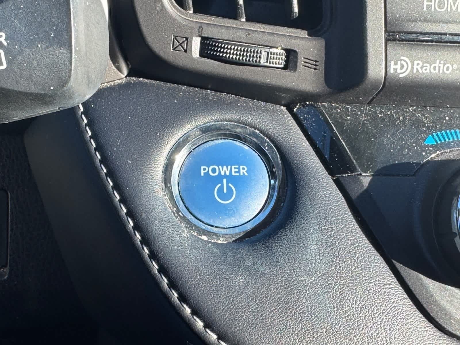 Thumbnail: 2018 Toyota RAV4 - 20