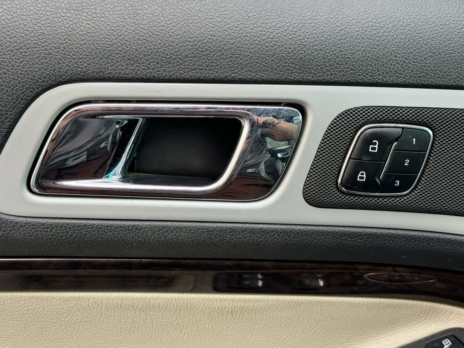 Thumbnail: 2014 Ford Explorer - 10