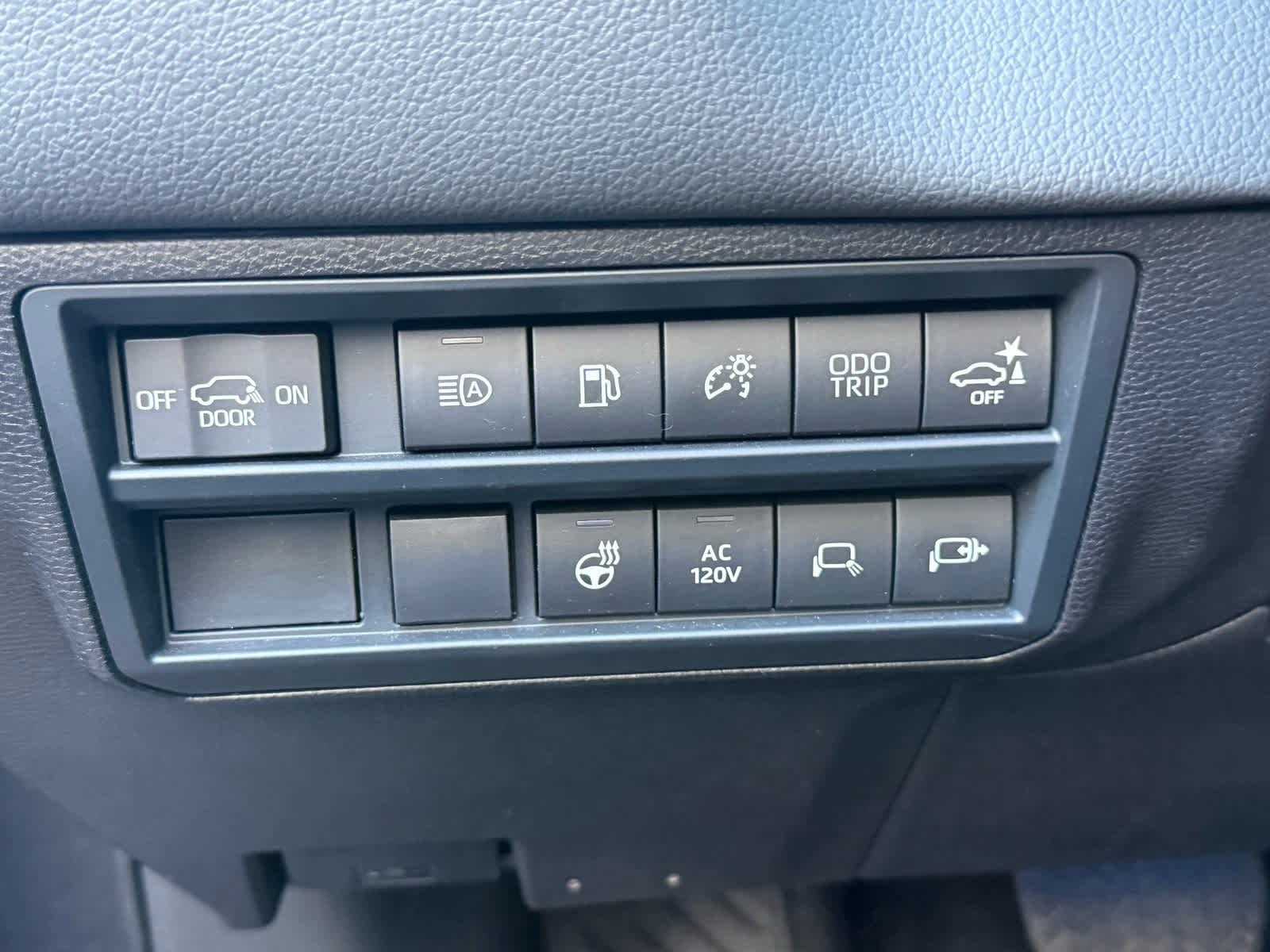 Thumbnail: 2024 Toyota Sequoia - 10