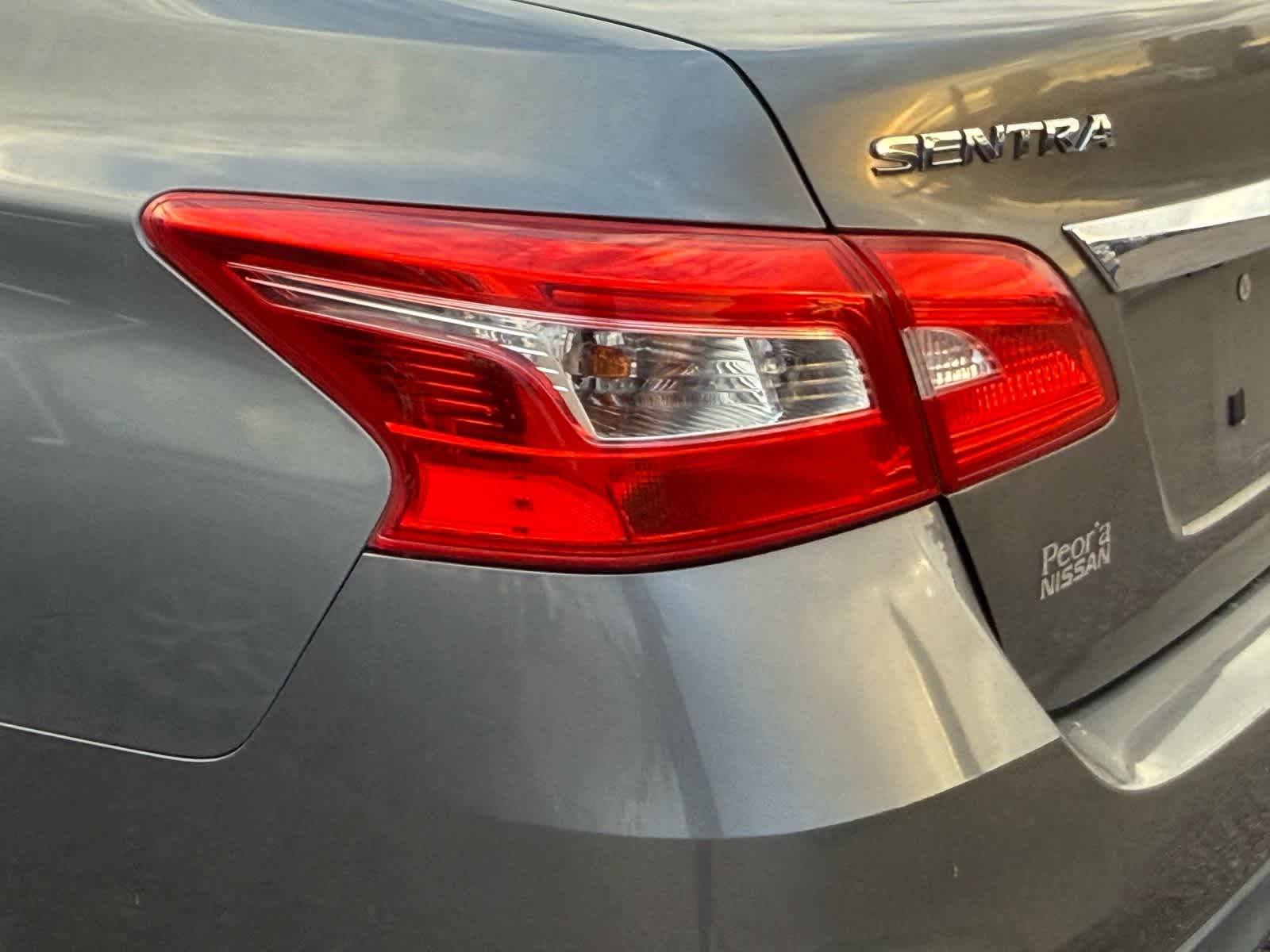 Thumbnail: 2016 Nissan Sentra - 12