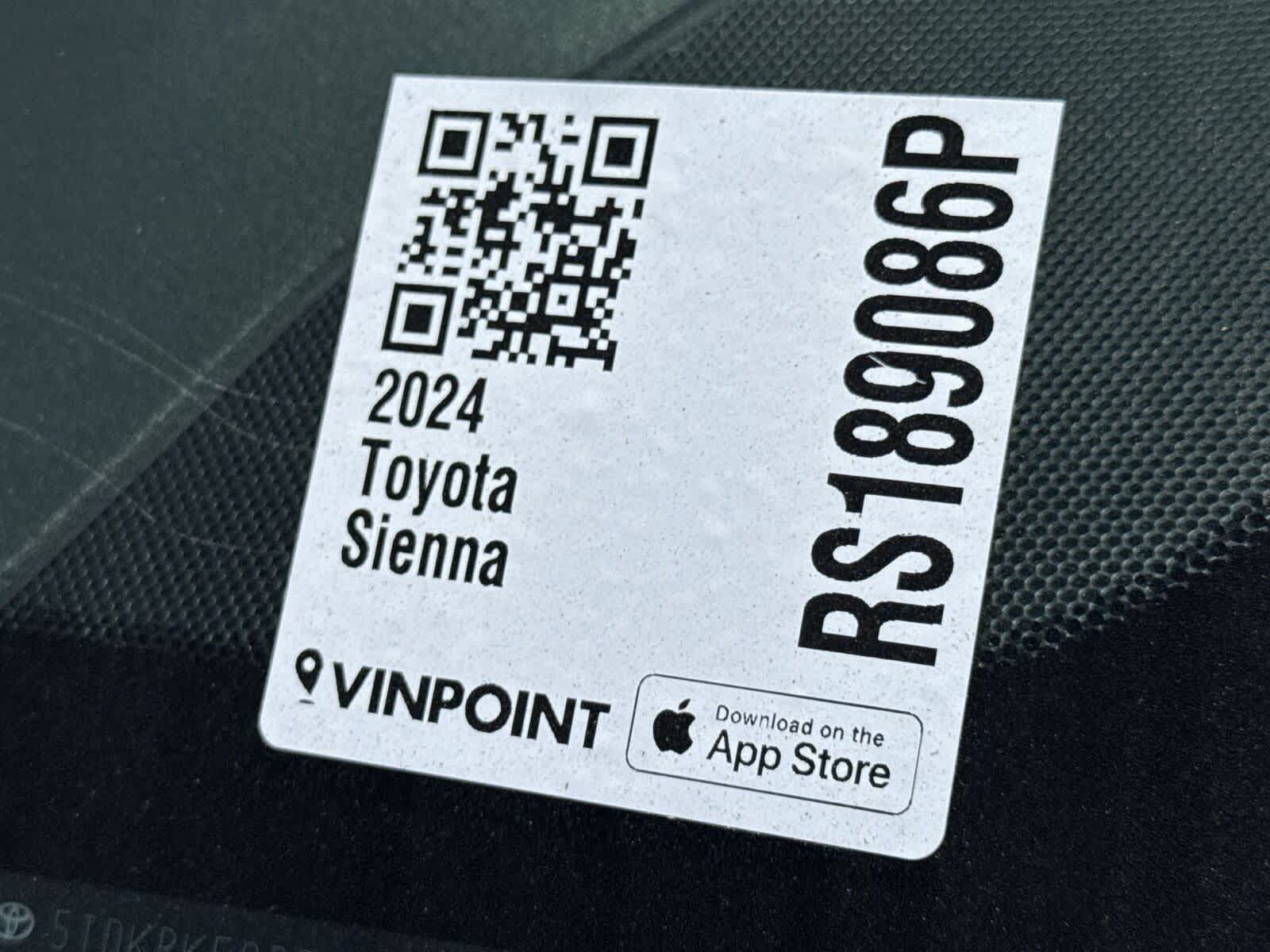 2024 Toyota Sienna LE 34