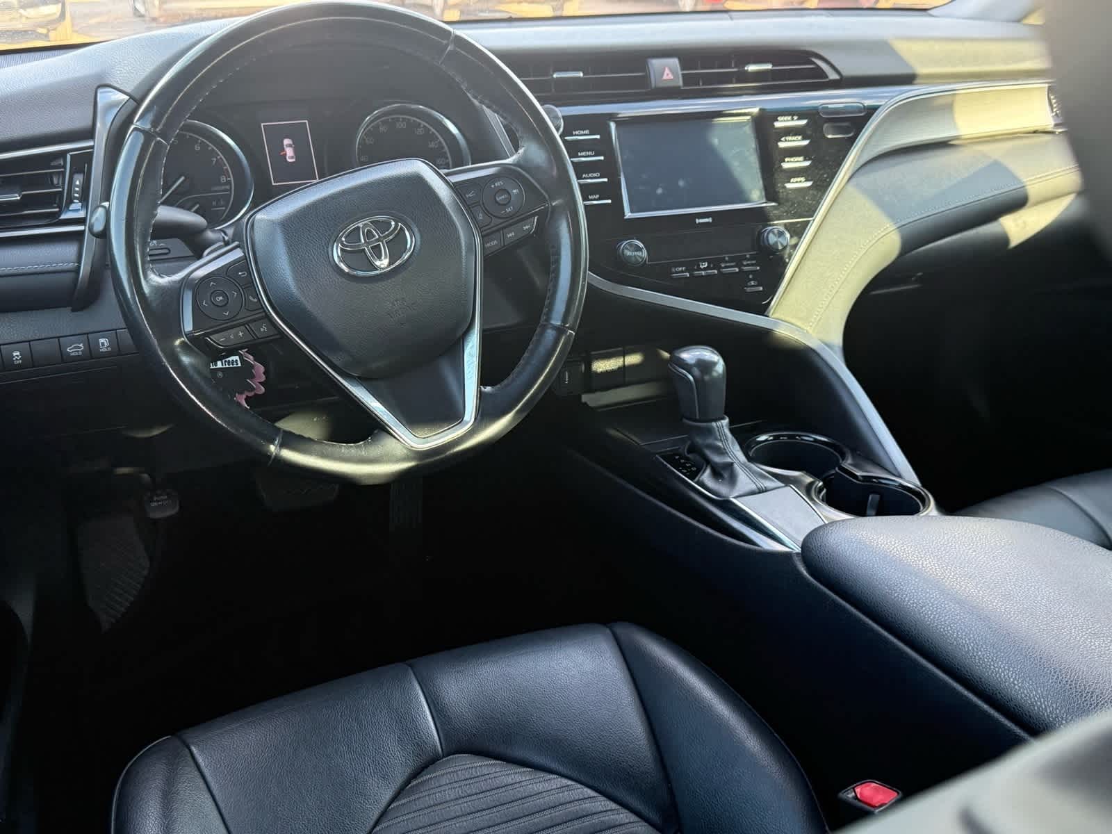 Thumbnail: 2020 Toyota Camry - 11