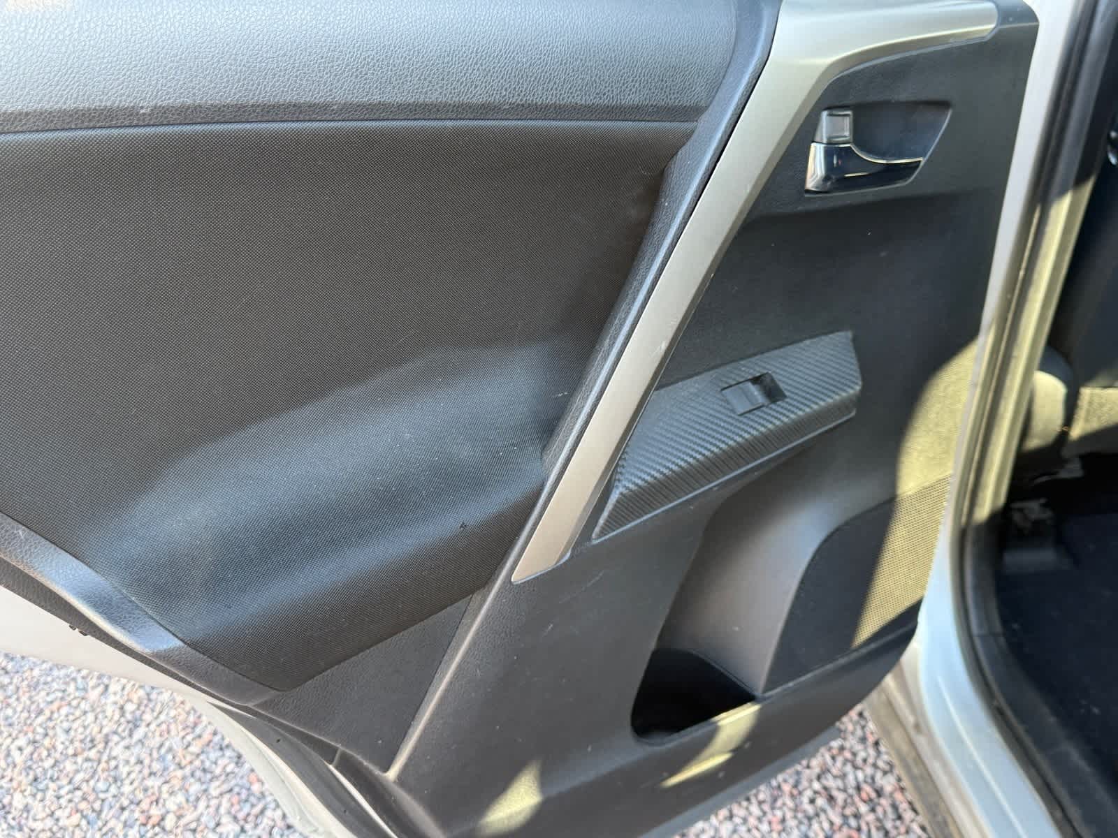 Thumbnail: 2015 Toyota RAV4 - 10