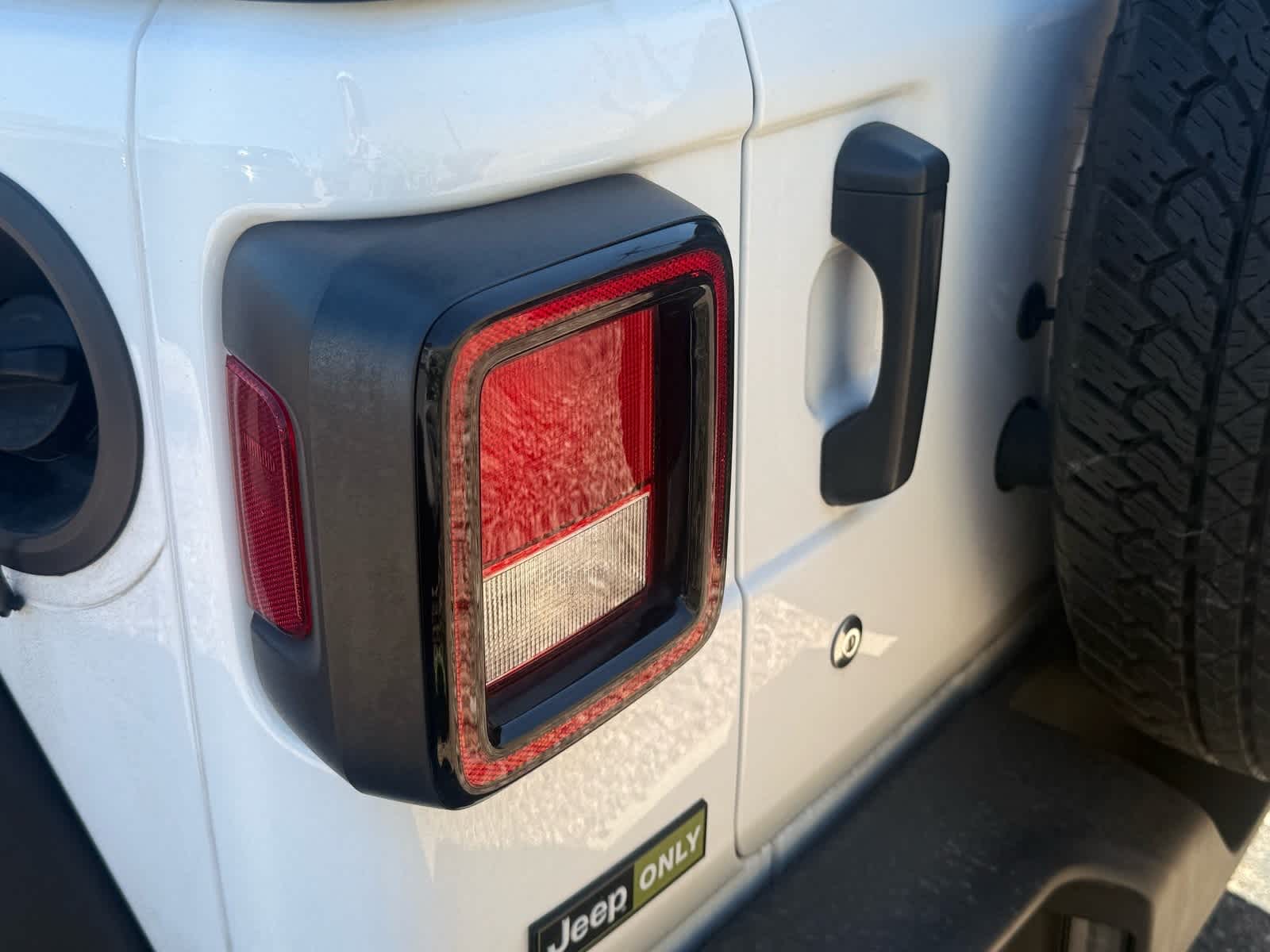Thumbnail: 2021 Jeep Wrangler - 14