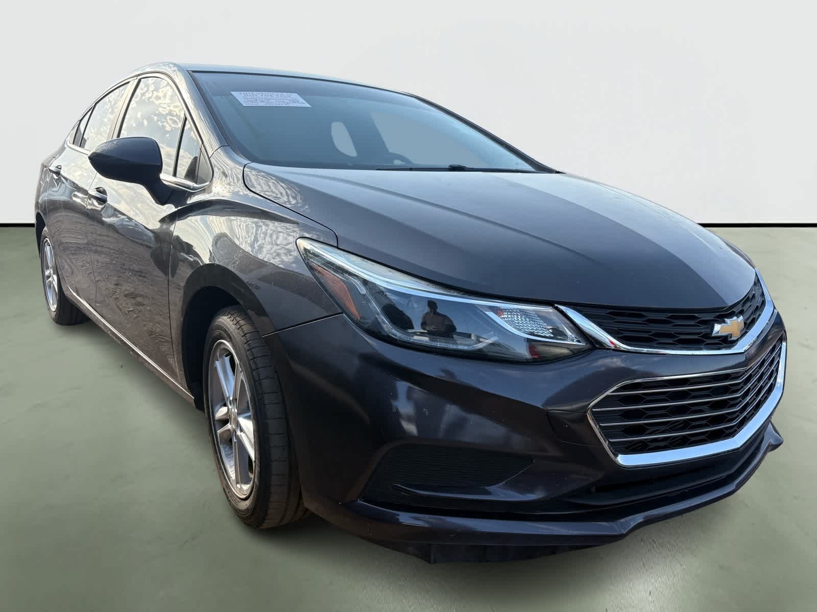 Thumbnail: 2017 Chevrolet Cruze - 5