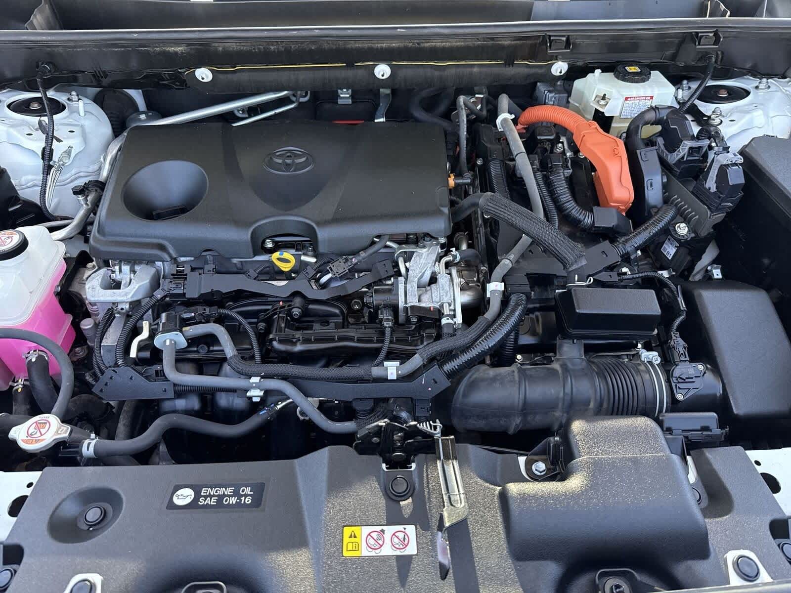 Thumbnail: 2020 Toyota RAV4 - 32