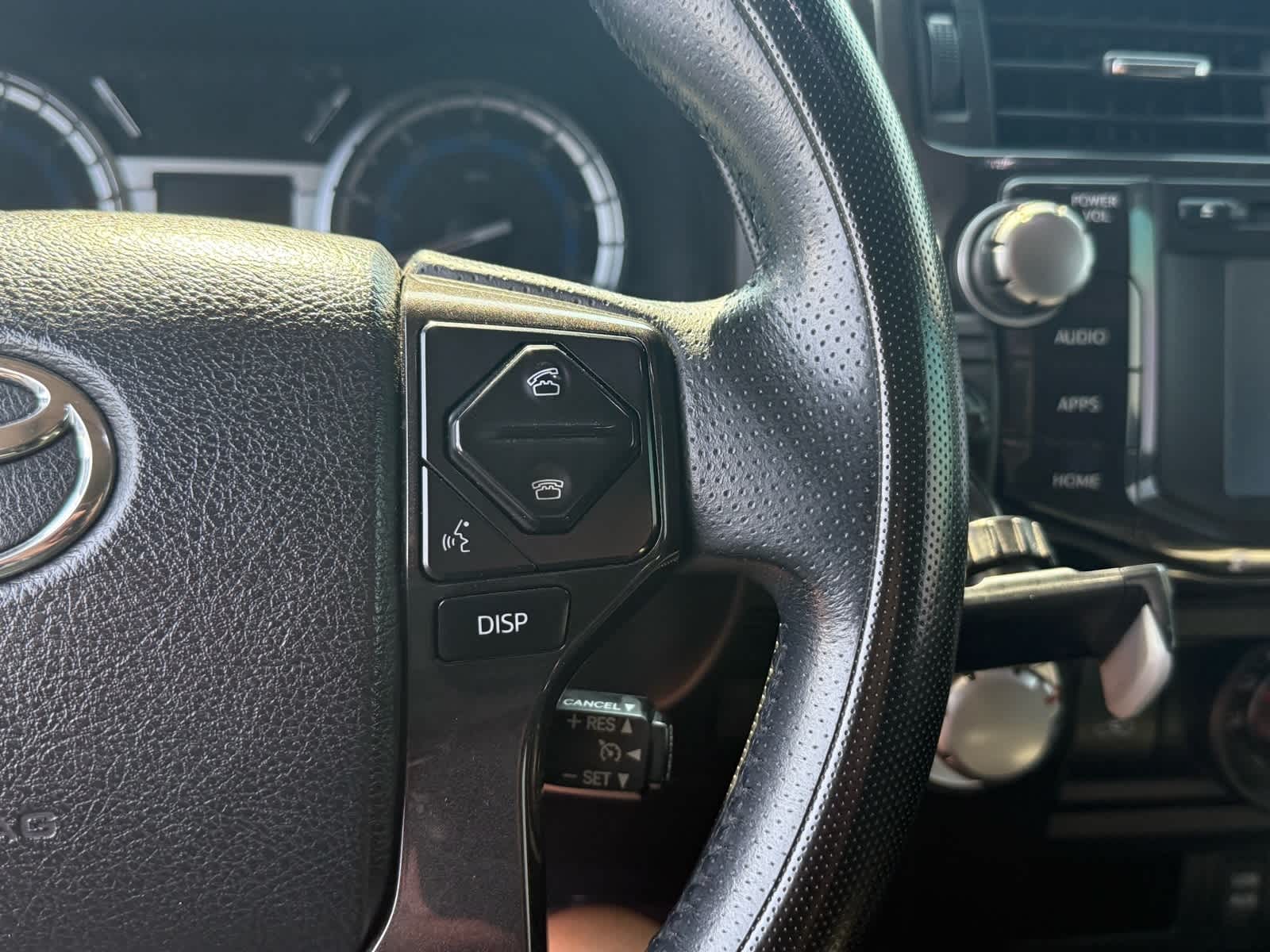 Thumbnail: 2016 Toyota 4Runner - 18
