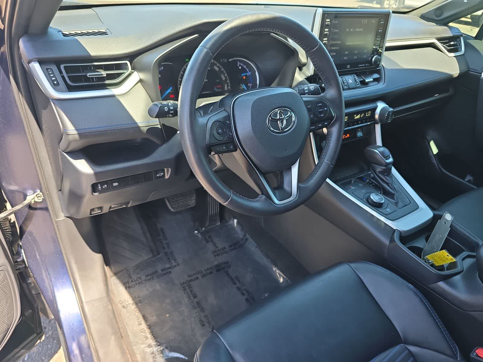 Thumbnail: 2020 Toyota RAV4 - 16