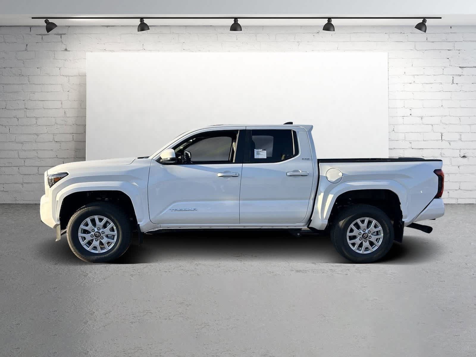 2024 Toyota Tacoma SR5 3