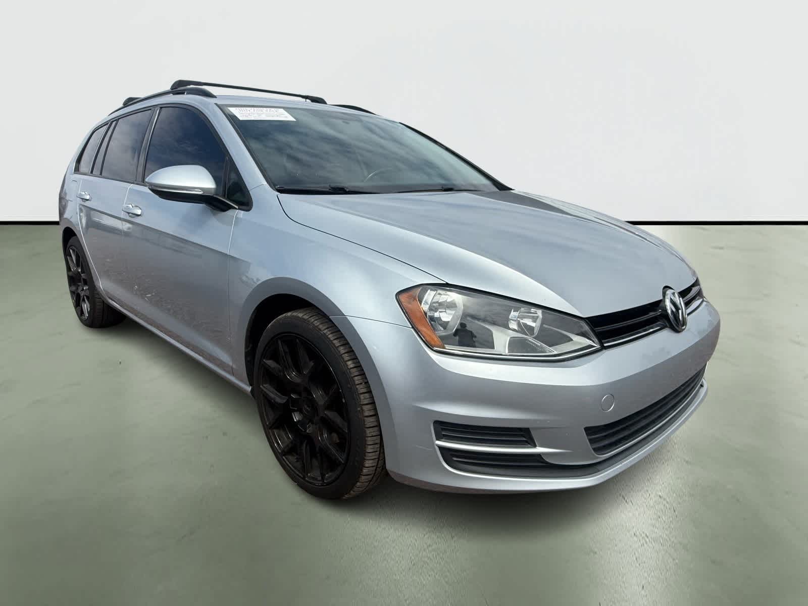 Thumbnail: 2016 Volkswagen e-Golf - 5
