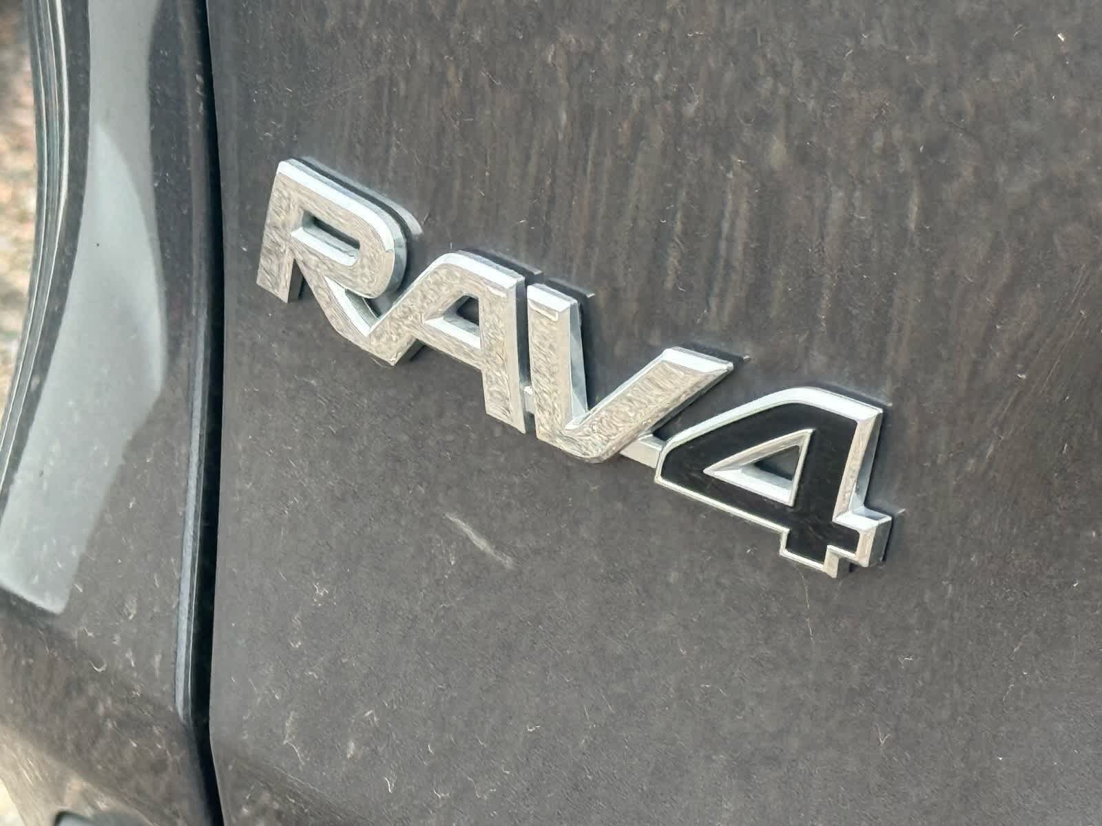 Thumbnail: 2022 Toyota RAV4 - 15