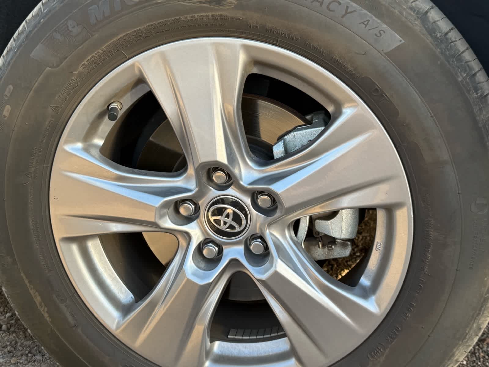 Thumbnail: 2022 Toyota RAV4 - 8