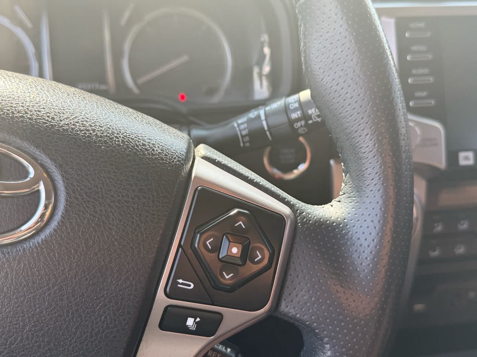 Thumbnail: 2020 Toyota 4Runner - 17