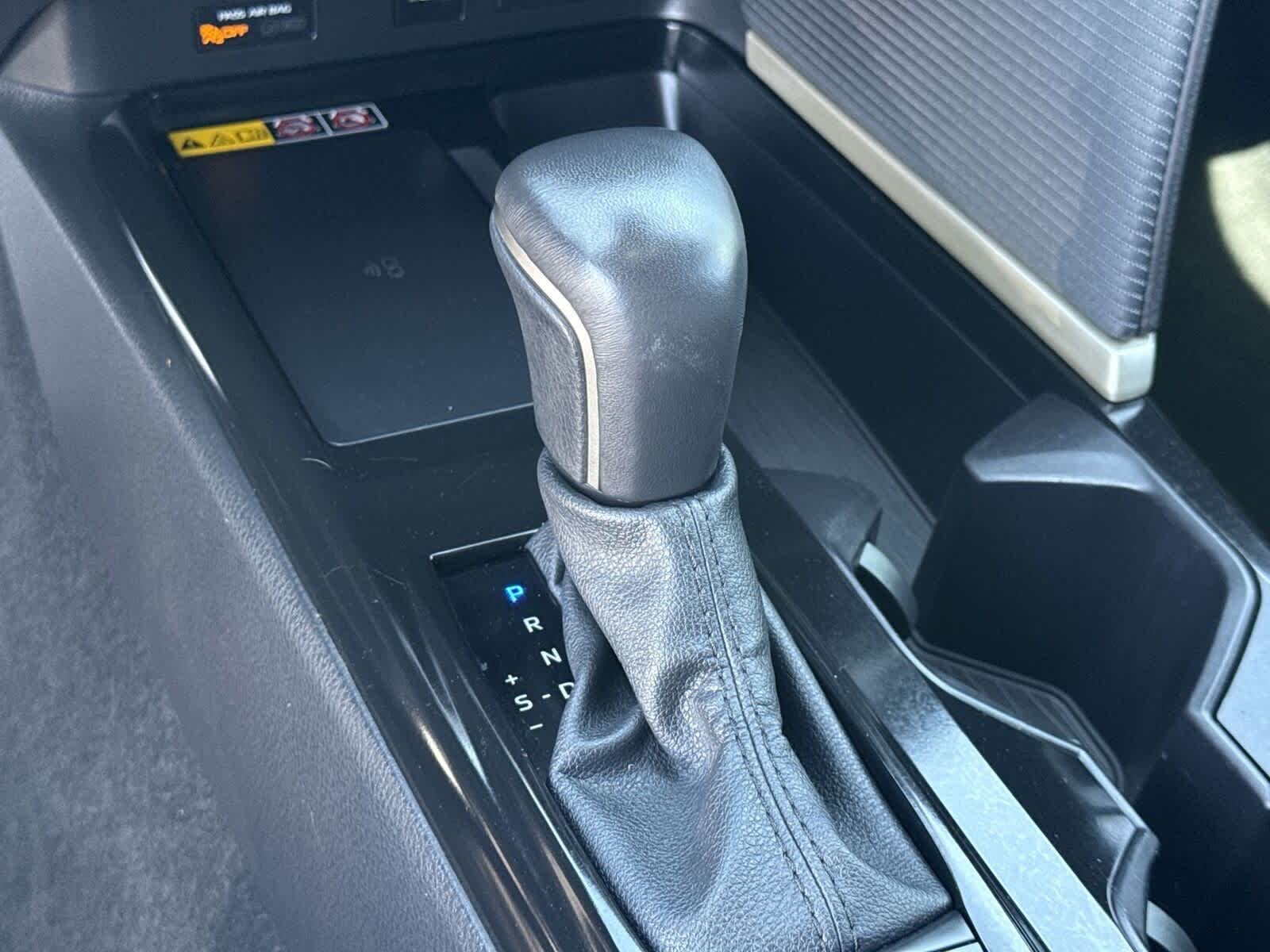2025 Toyota Camry SE 24