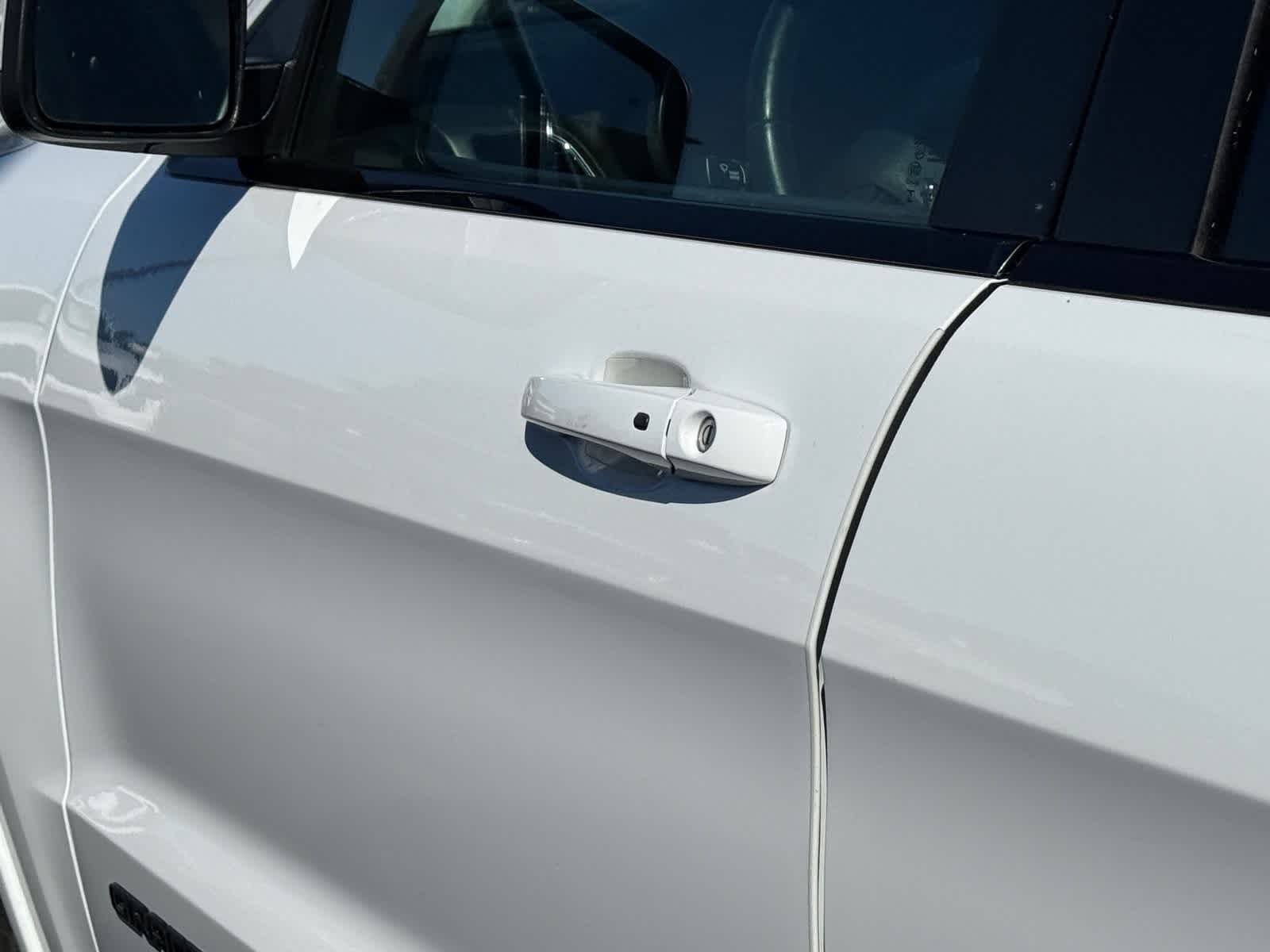 Thumbnail: 2019 Jeep Grand Cherokee - 12