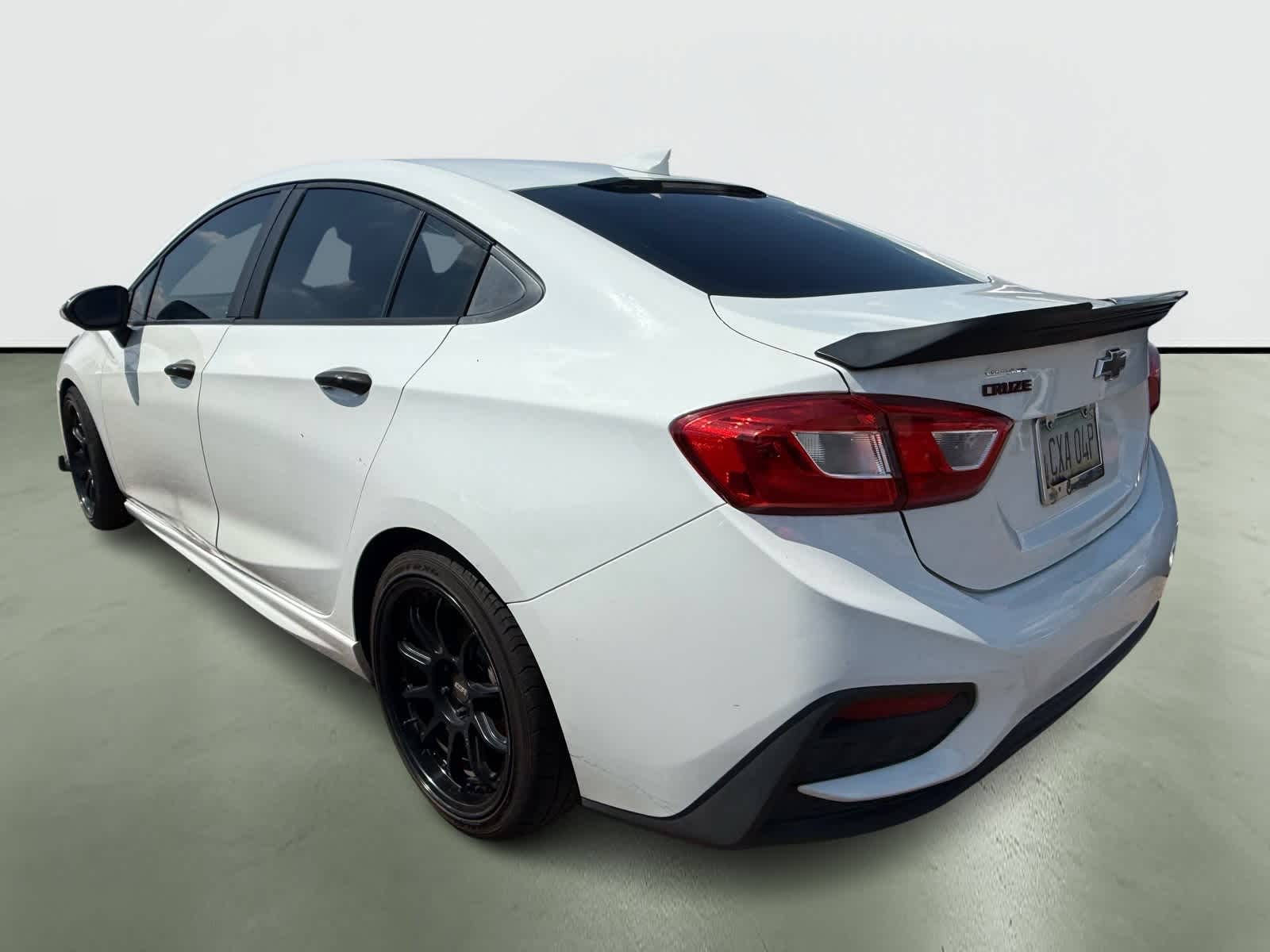 Thumbnail: 2018 Chevrolet Cruze - 3