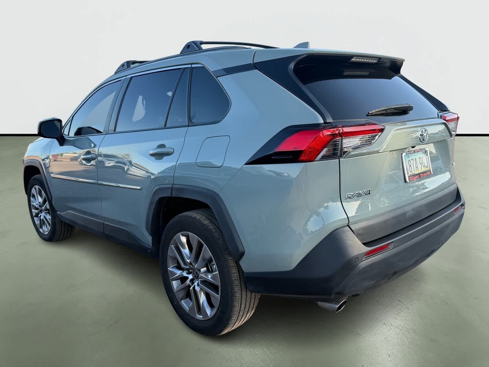 Thumbnail: 2022 Toyota RAV4 - 3
