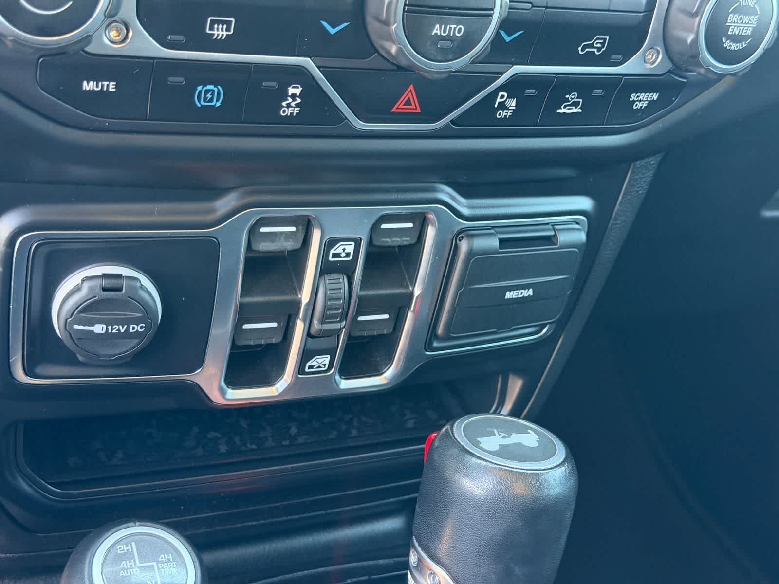 Thumbnail: 2021 Jeep Wrangler - 26