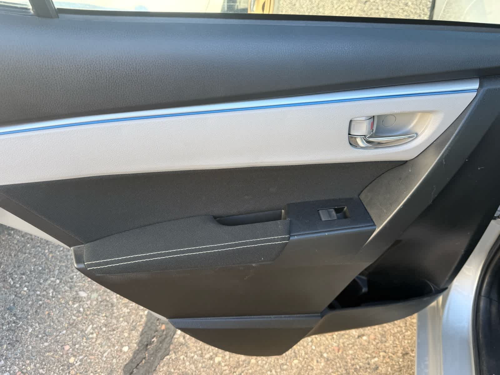 Thumbnail: 2015 Toyota Corolla - 9