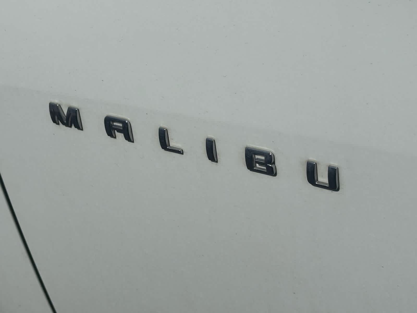 Thumbnail: 2018 Chevrolet Malibu - 8