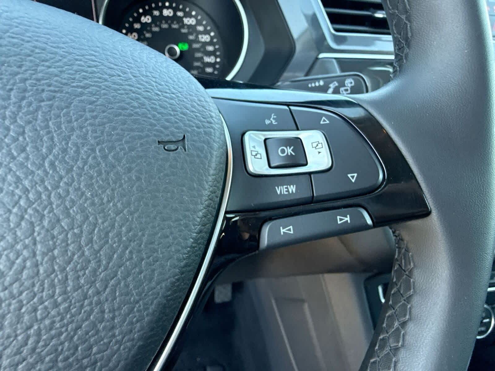 Thumbnail: 2020 Volkswagen Tiguan - 28