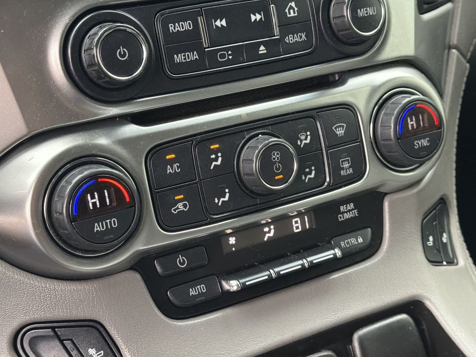 Thumbnail: 2020 Chevrolet Tahoe - 23